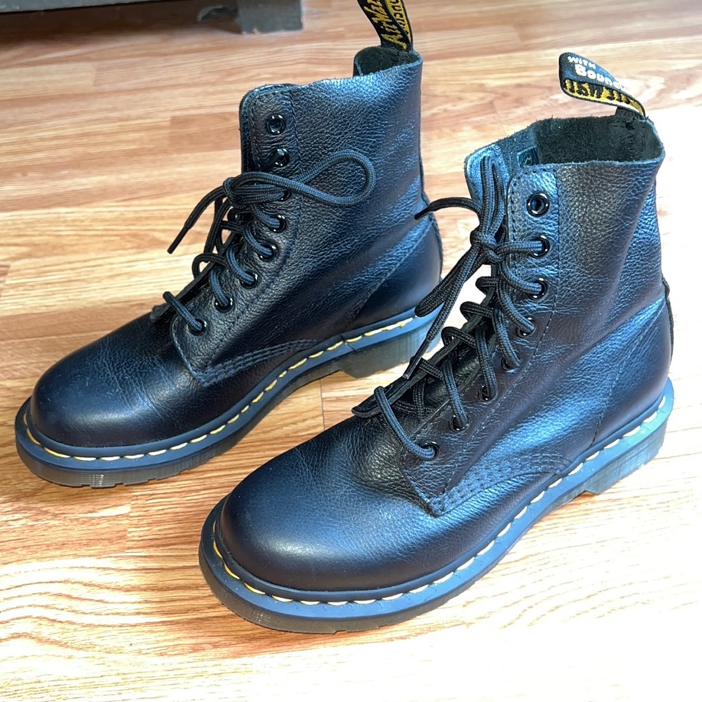 Dr. Martens boot